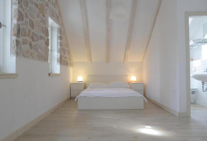 חדר סטנדרט, Maestral