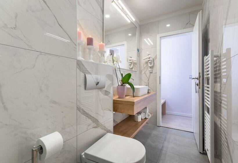 Quarto Estandar Vista Montanha, Maritimo