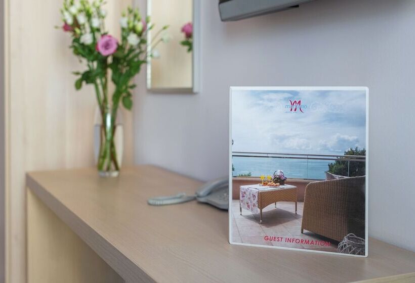 Quarto Estandar Vista Montanha, Maritimo