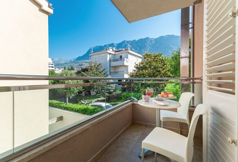 Quarto Estandar Vista Montanha, Maritimo