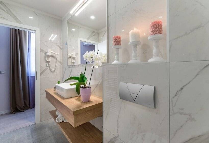 Júnior Suíte Vista Montanha, Maritimo