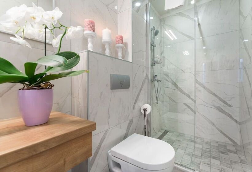 Júnior Suíte Vista Montanha, Maritimo