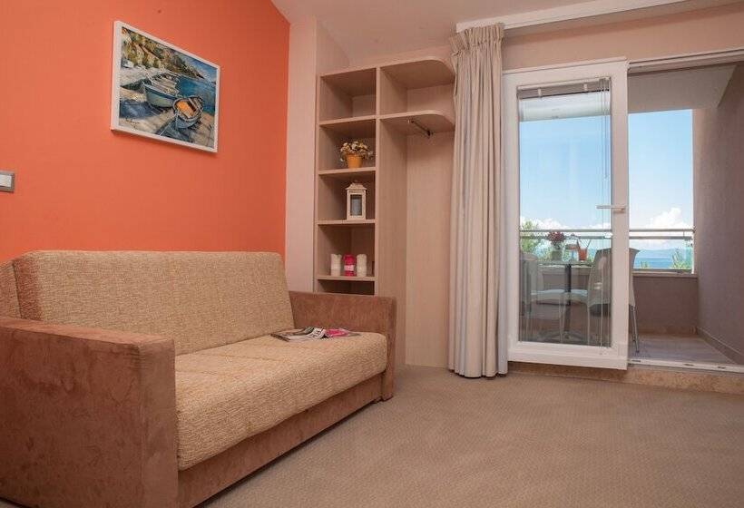 Apartamento 1 Quarto Vista Mar com Sacada, Maritimo