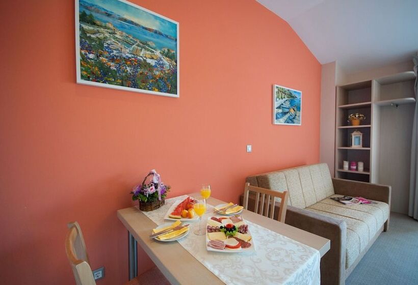 Apartamento 1 Quarto Vista Mar com Sacada, Maritimo