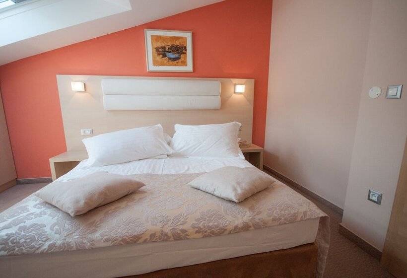 Apartamento 1 Quarto Vista Mar com Sacada, Maritimo