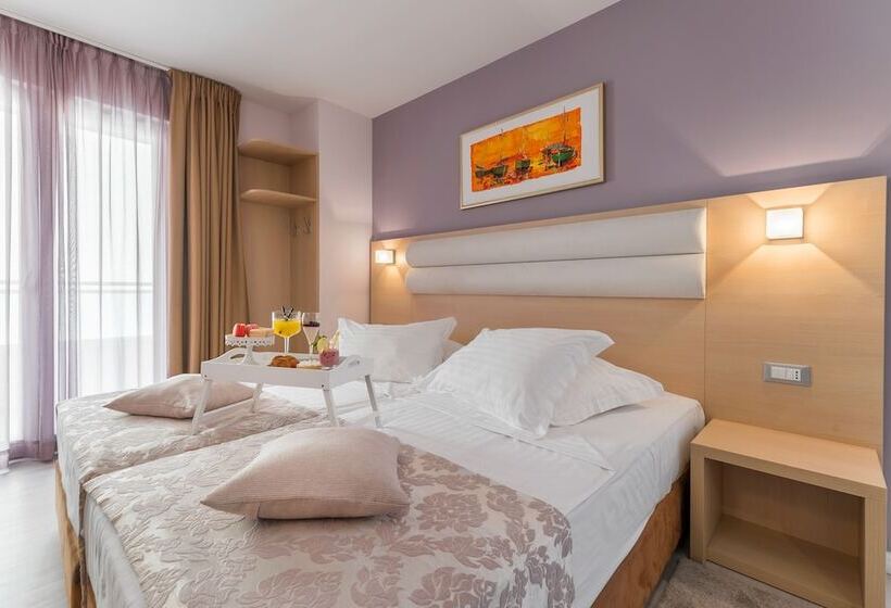 Quarto Estandar Vista Montanha, Maritimo