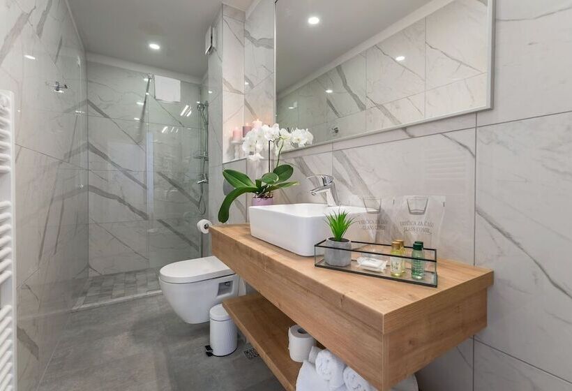 Quarto Estandar Vista Montanha, Maritimo