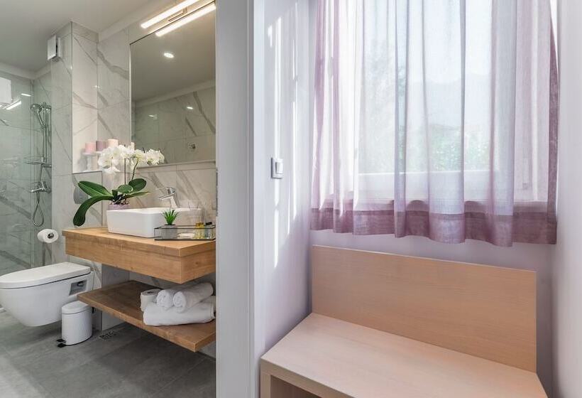 Quarto Estandar Vista Montanha, Maritimo