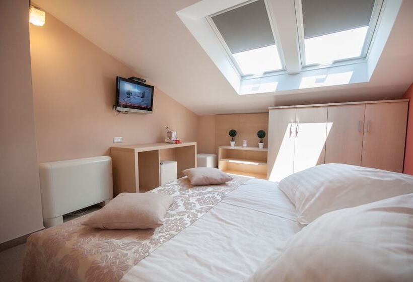 Apartamento 1 Quarto Vista Mar com Sacada, Maritimo