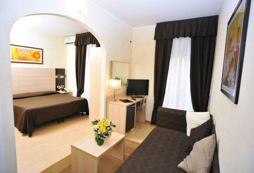 חדר סטנדרט לשלושה, Massimo D'azeglio