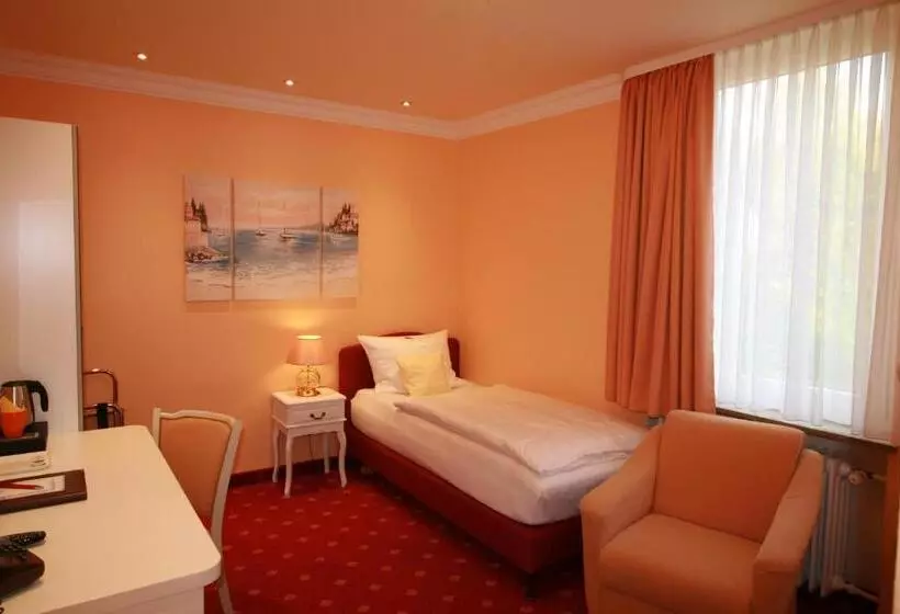 Standard Yhden Hengen Huone, Modena