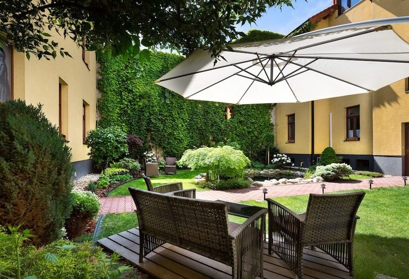 Quarto Classe Business, Penzion Hradbova Residence & Spa