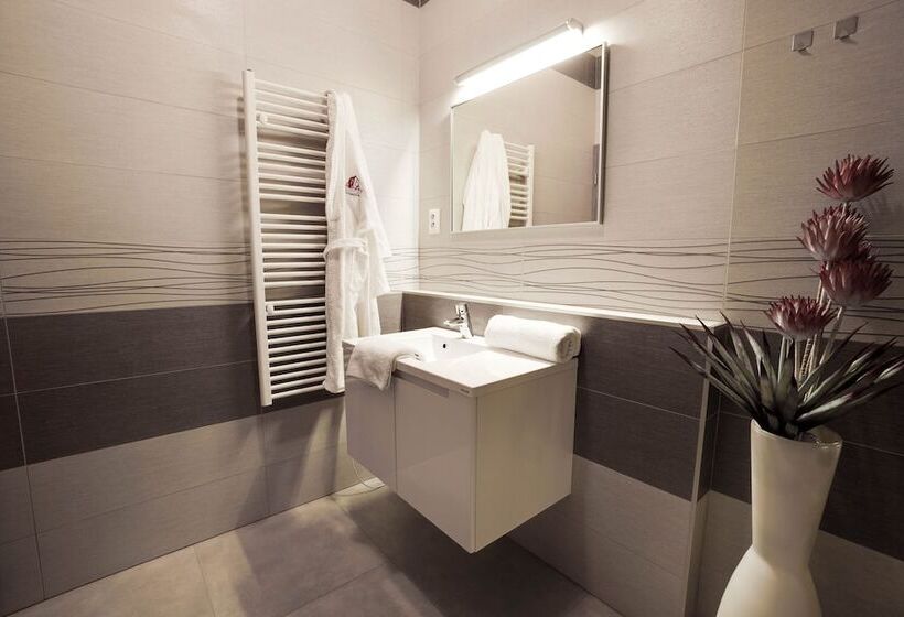 Quarto Classe Business, Penzion Hradbova Residence & Spa