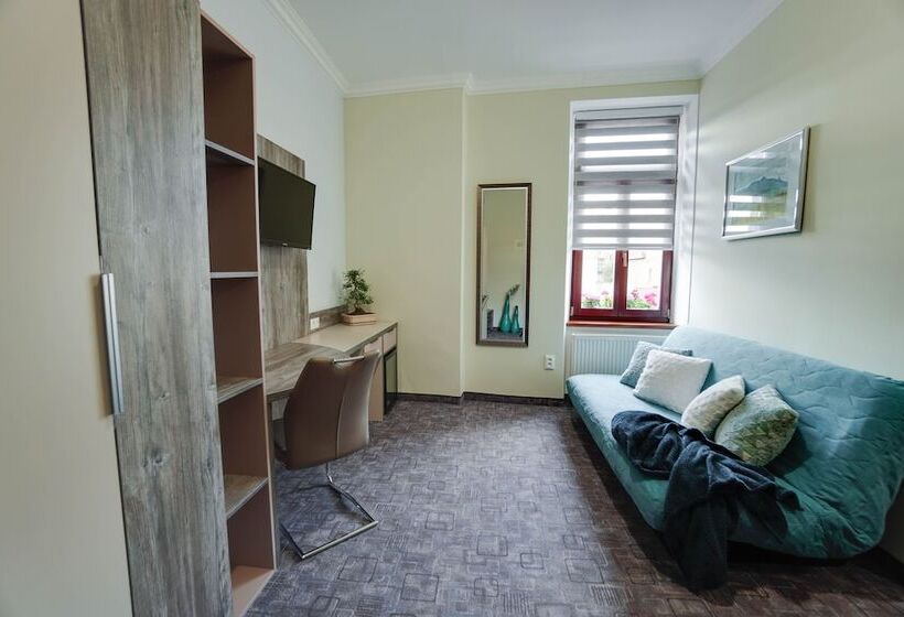 Quarto Classe Business, Penzion Hradbova Residence & Spa