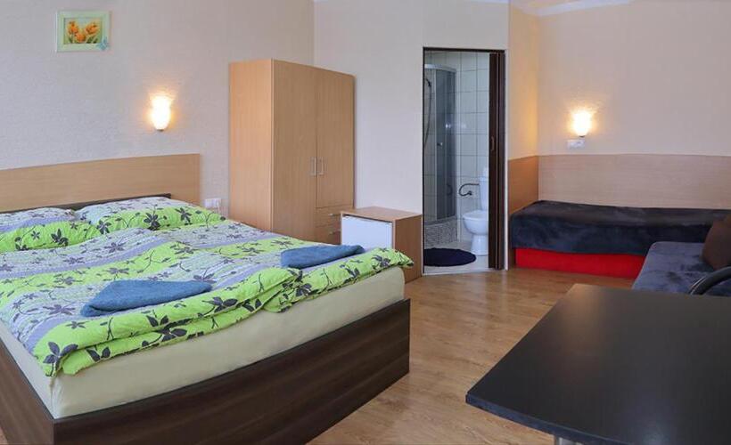 Номер Стандарт Трехместный, Wellness Penzion Maxim