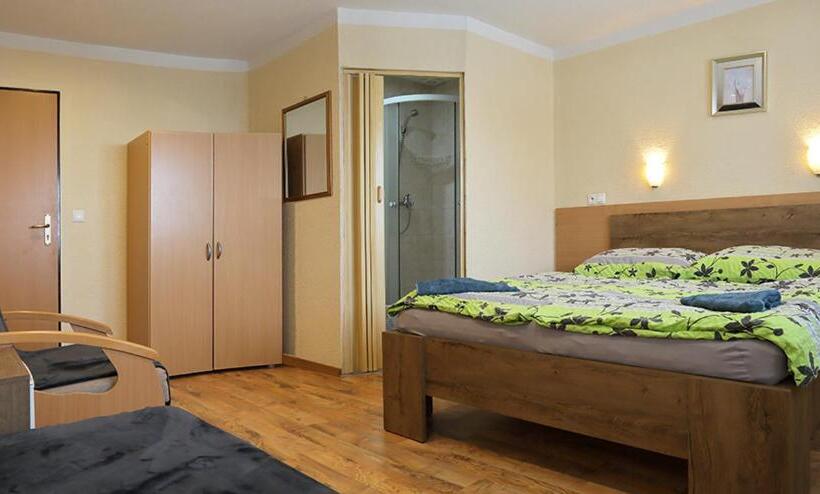 Номер Стандарт Трехместный, Wellness Penzion Maxim