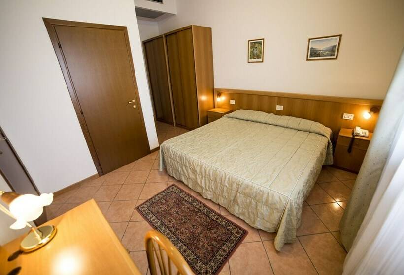 דירת חדר, Piccola Oasi