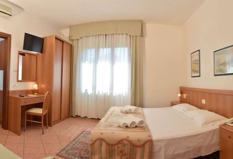 דירת חדר, Piccola Oasi