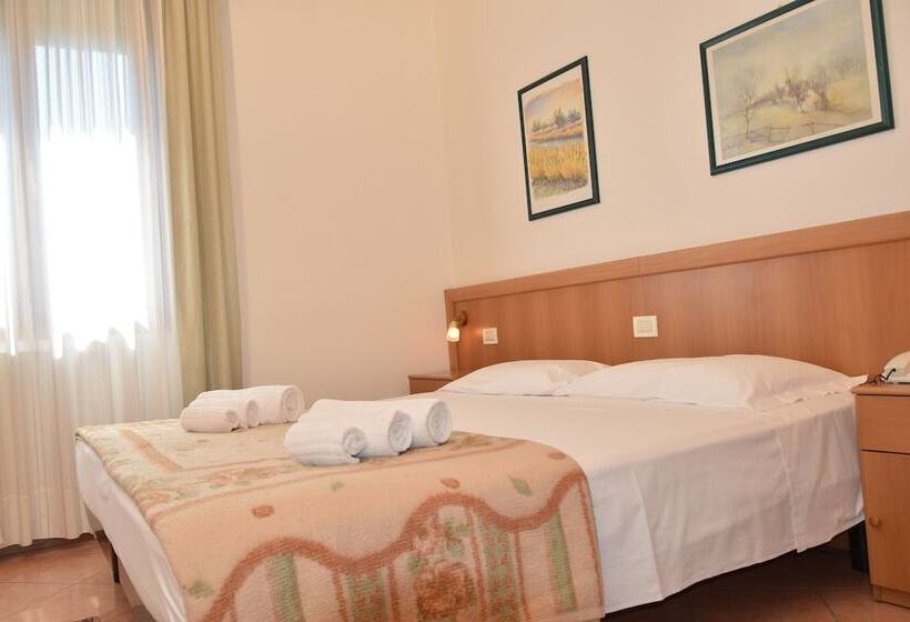 דירת חדר, Piccola Oasi