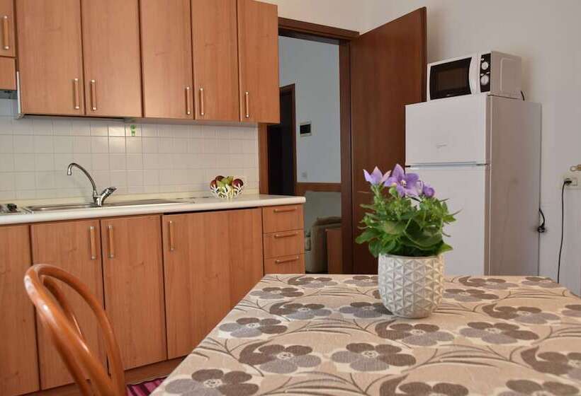 דירת חדר, Piccola Oasi