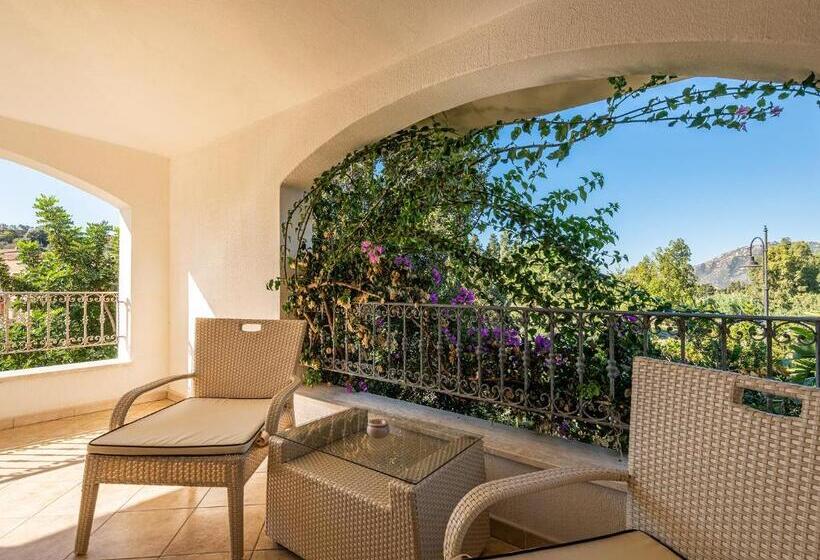 اتاق سوپریور, Raffael