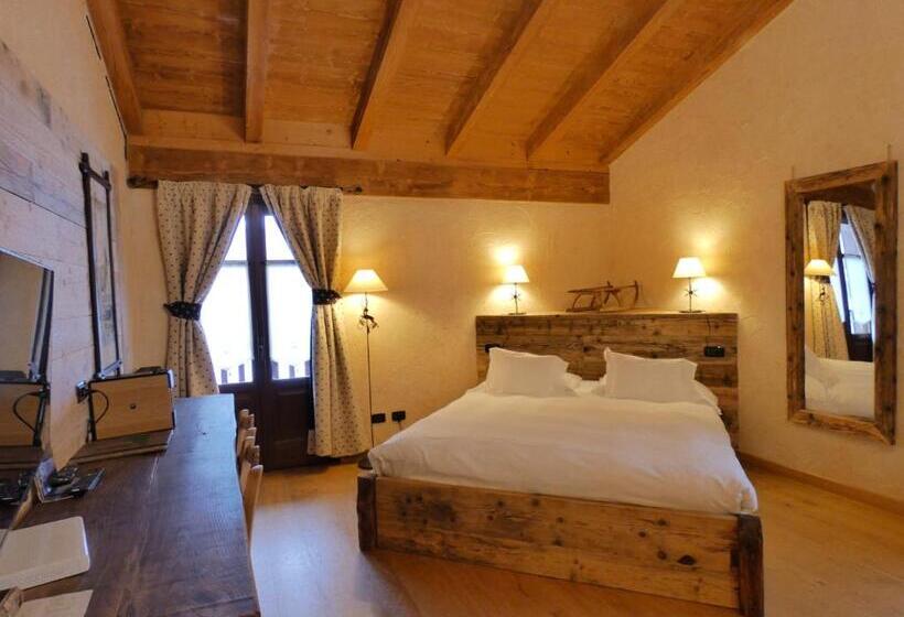 庭の見えるスタンダードトリプルルーム, Relais Del Nazionale