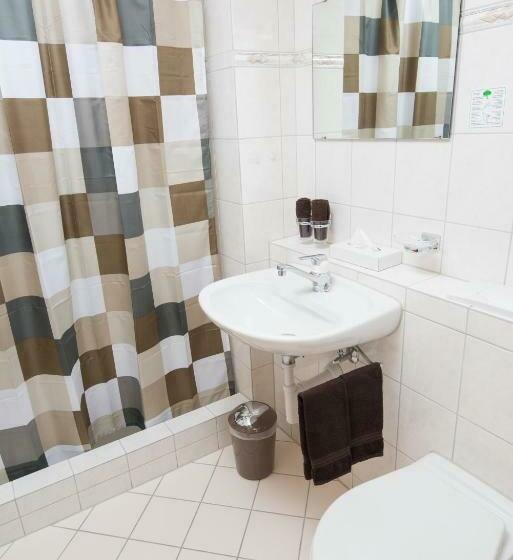 Standard Værelse Søudsigt, Roggerli