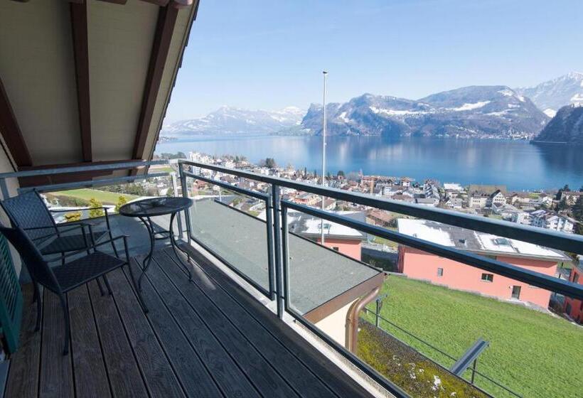 Standard Værelse Søudsigt, Roggerli