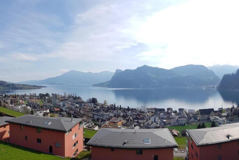 带阳台套房, Roggerli