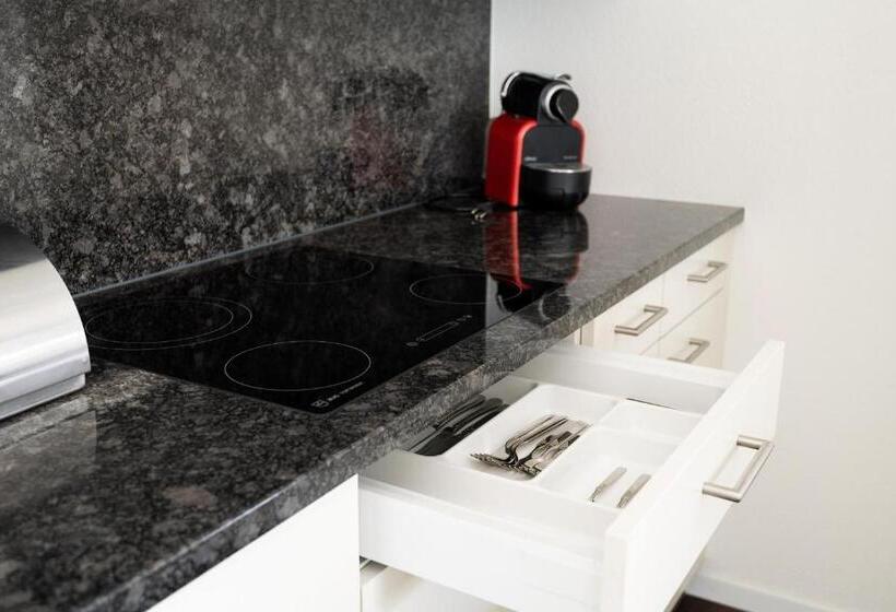 Suite med Balkon, Roggerli