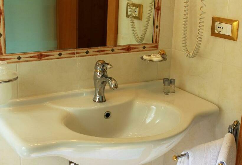 חדר סופריור עם מרפסת, Rotwand