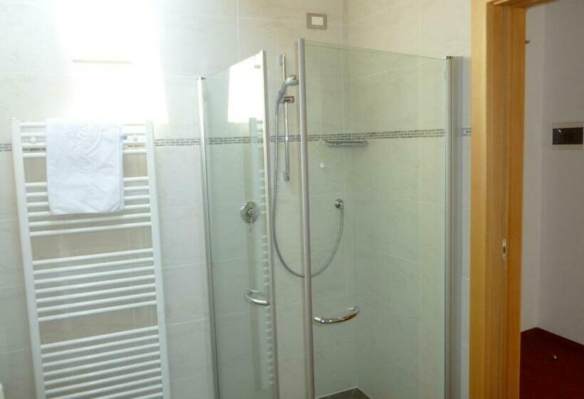 חדר סופריור עם מרפסת, Rotwand