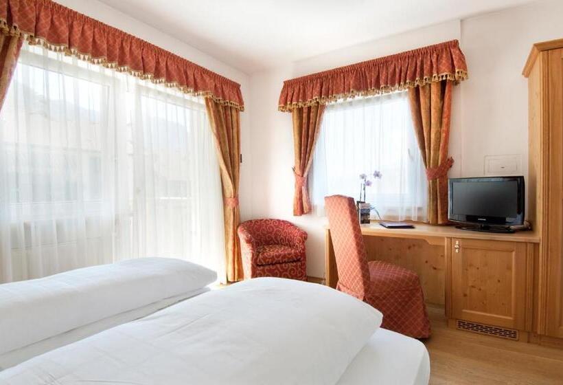 חדר סופריור עם מרפסת, Rotwand