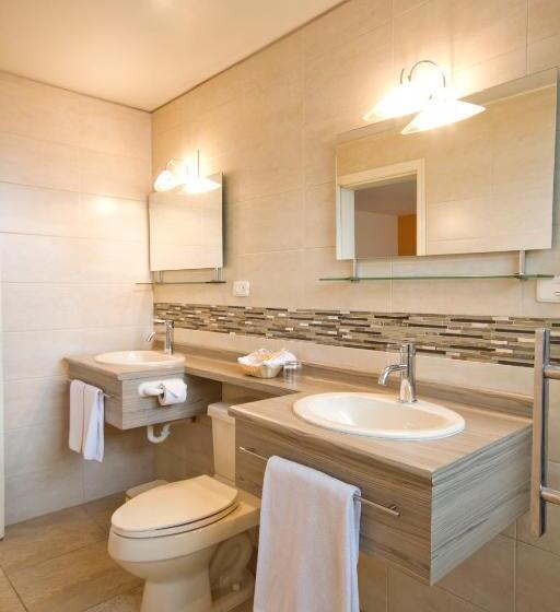 スタンダードトリプルルーム, Sandmelis