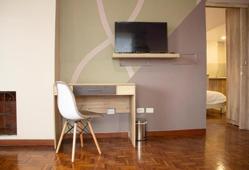 スタンダードルーム, Sandmelis