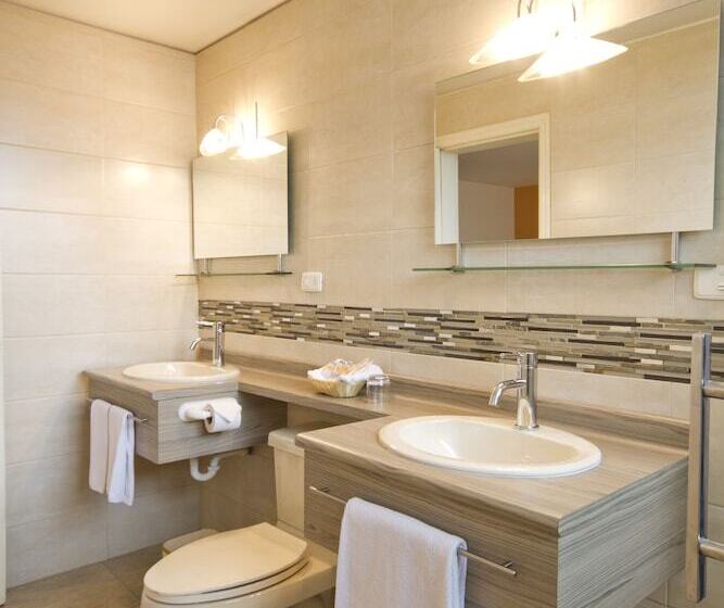 スタンダードトリプルルーム, Sandmelis