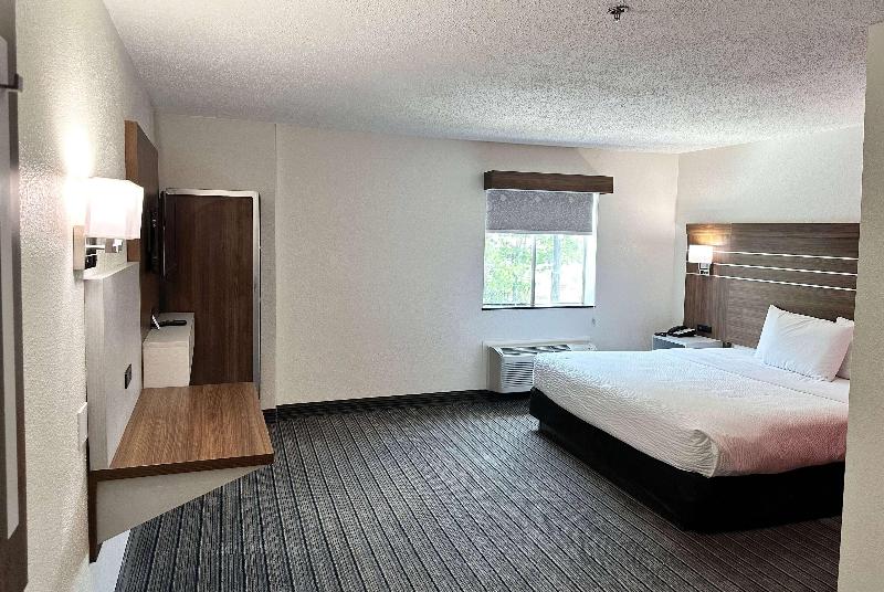 スタンダードトリプルルーム, Sandmelis