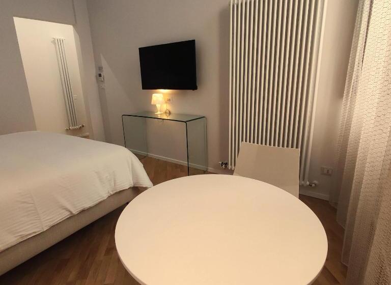 סוויטת ג'וניור, Stella Casabono