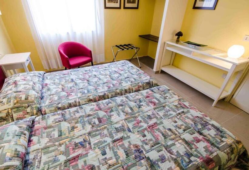 标准三人间, Tarconte