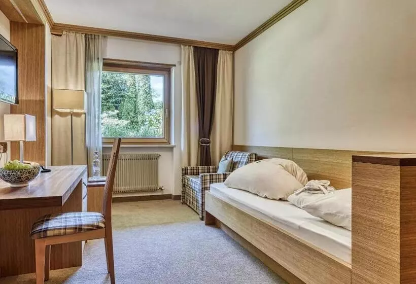 اتاق استاندارد یک تخته با بالکن, Traubenheim