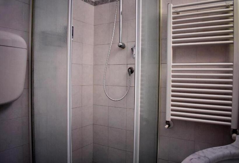 スタンダードルーム, Urbinati