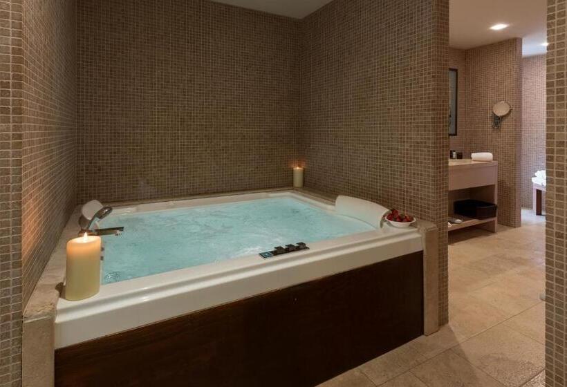 Люкс с гидромассажем, Leonardo Hotel Lago Di Garda   Wellness And Spa
