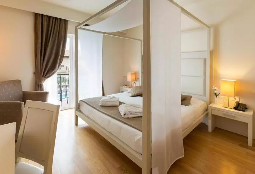 デラックストリプルルーム, Leonardo Hotel Lago Di Garda Wellness And Spa