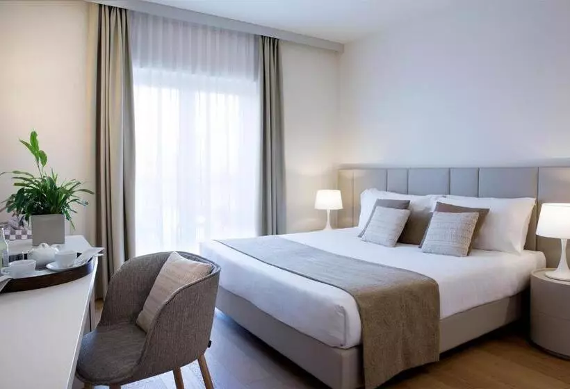デラックストリプルルーム, Leonardo Hotel Lago Di Garda Wellness And Spa