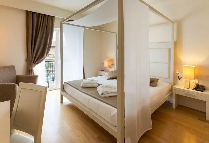 コンフォートトリプルルーム, Leonardo Hotel Lago Di Garda Wellness And Spa