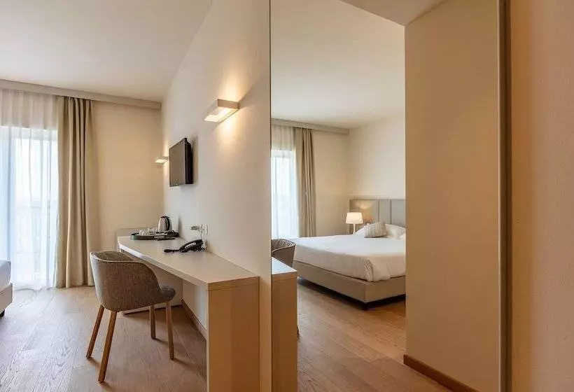 コンフォートトリプルルーム, Leonardo Hotel Lago Di Garda Wellness And Spa