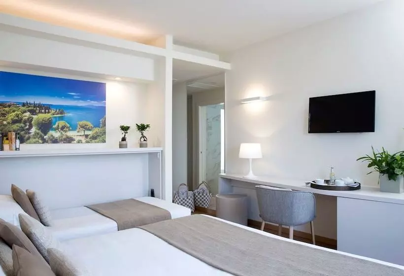 デラックストリプルルーム, Leonardo Hotel Lago Di Garda Wellness And Spa