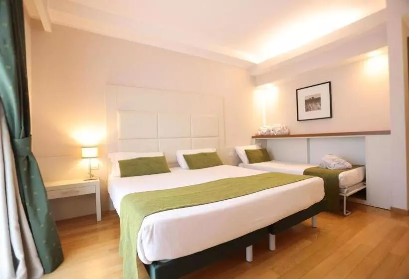 コンフォートトリプルルーム, Leonardo Hotel Lago Di Garda Wellness And Spa