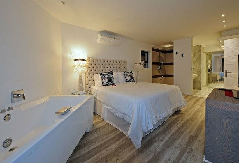 סוויטה משפחתית, Sea Star Cliff