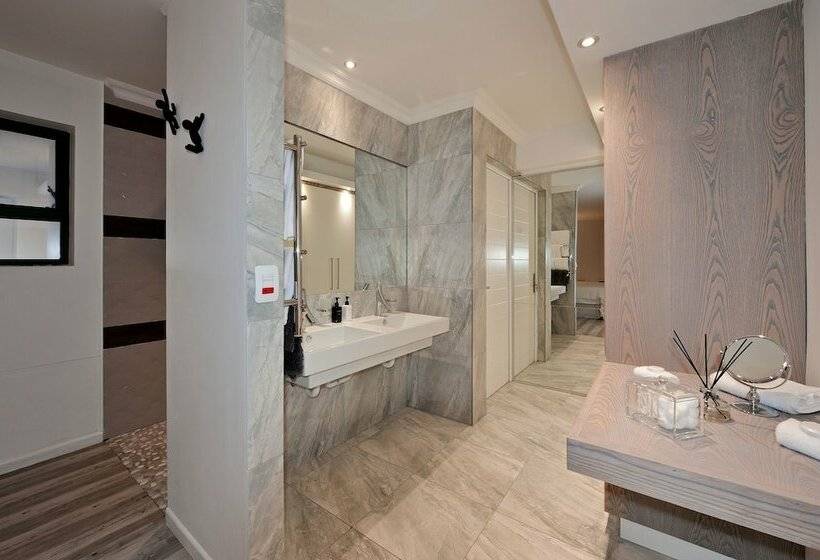 Family Suite, Sea Star Cliff